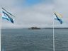 Die ehemalige Haftanstalt Alcatraz vom Pier 39 aus gesehen. 1 Stunde vorher war sie im Nebel noch gar nicht erkennbar.